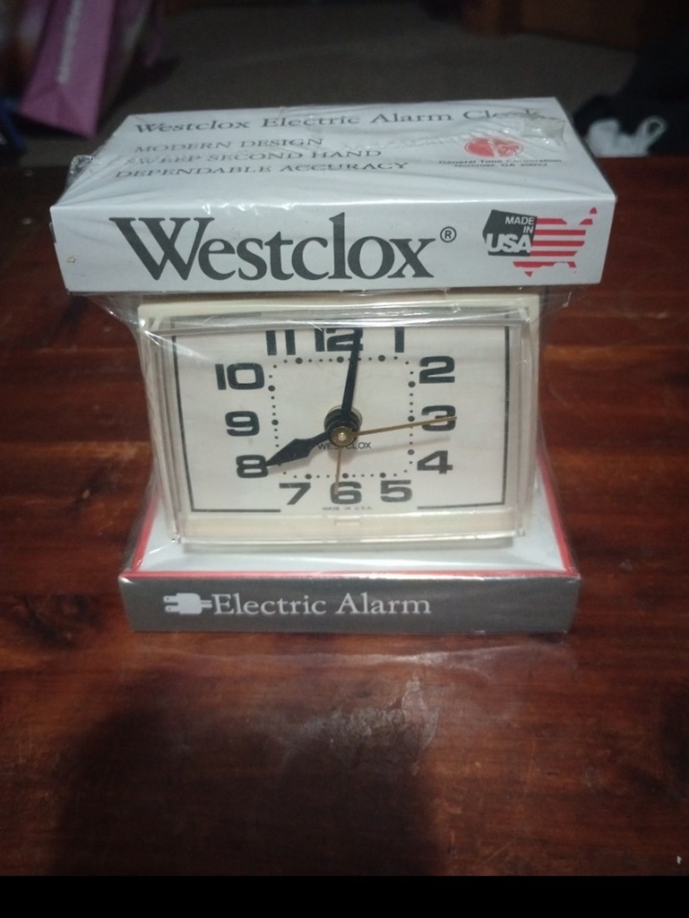 Electric Alarm Clock in Cream